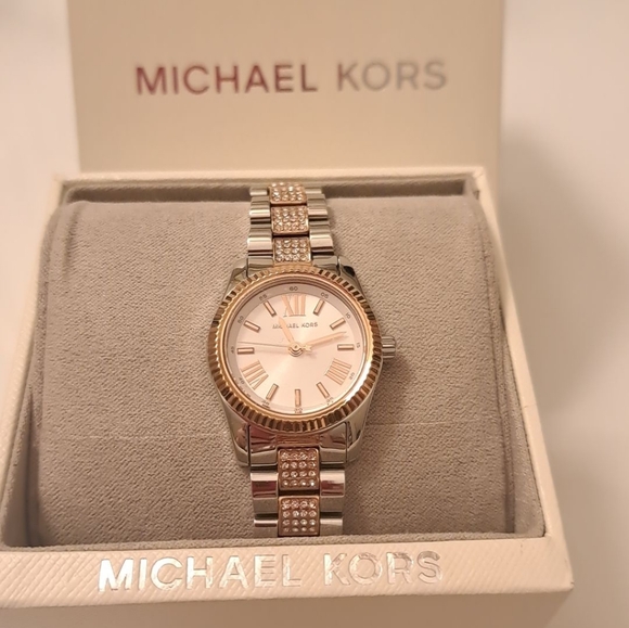 Michael Kors Watch - Picture 1 of 3